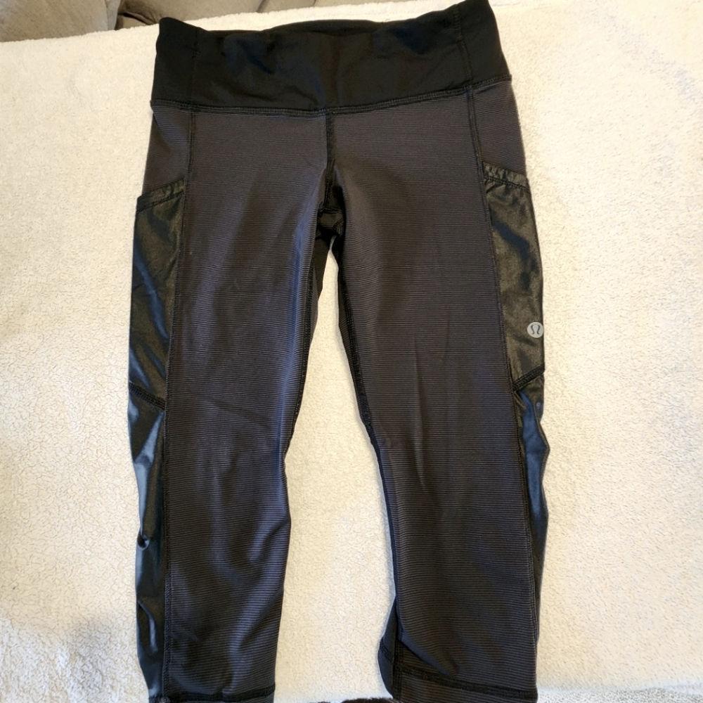 Lululemon Black & Silky Sides, Size 4